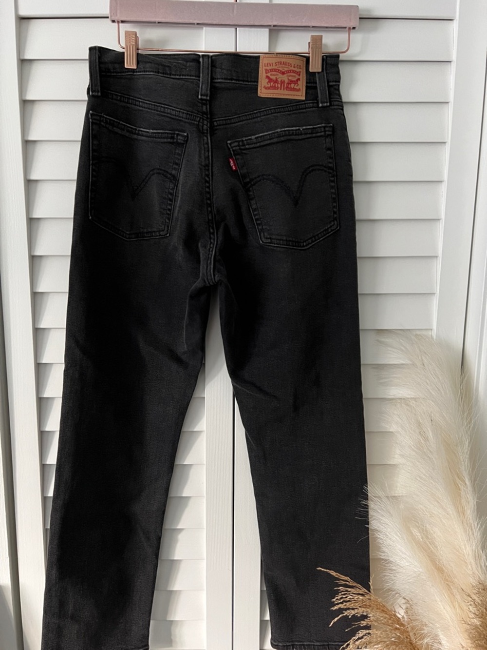 Levi's Women’s Black Straight Jeans - Classic Back Pocket Design